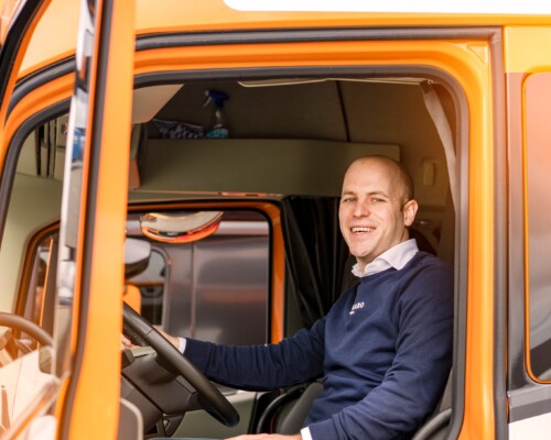 Man in vrachtwagen